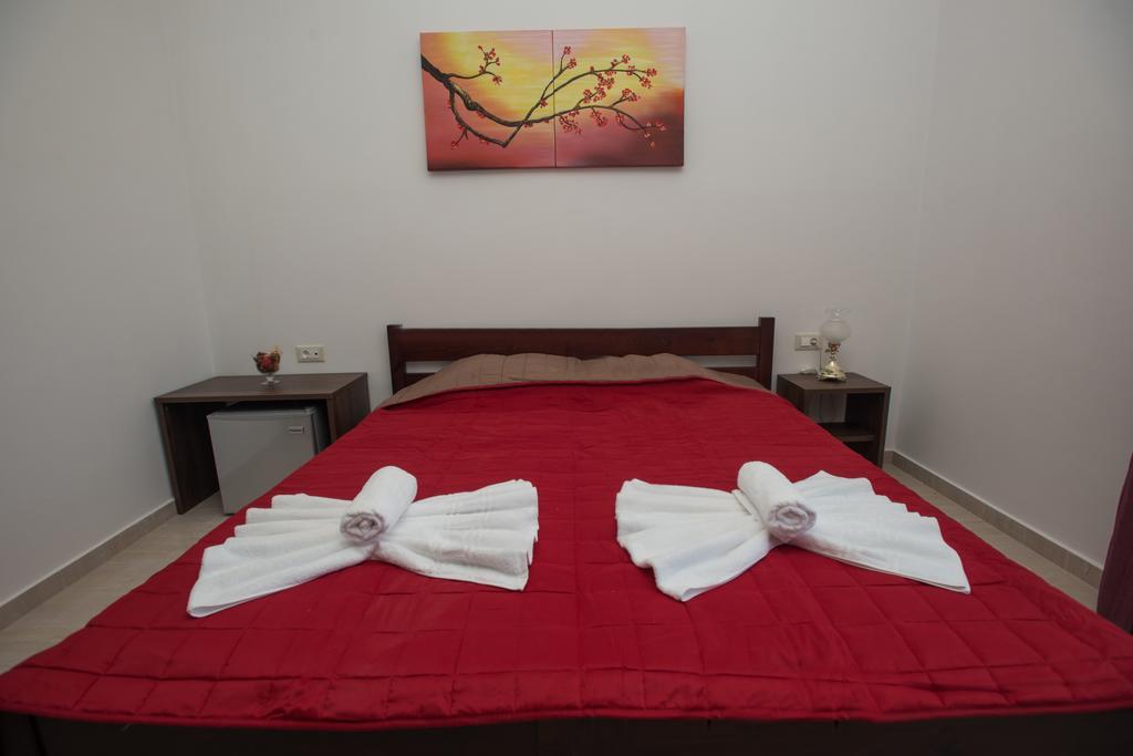 Elpidis Villa Kokkinos Pirgos Room photo