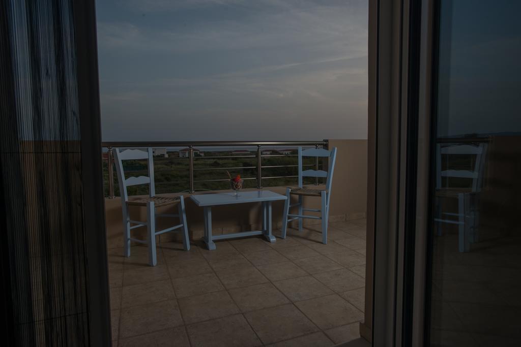Elpidis Villa Kokkinos Pirgos Room photo